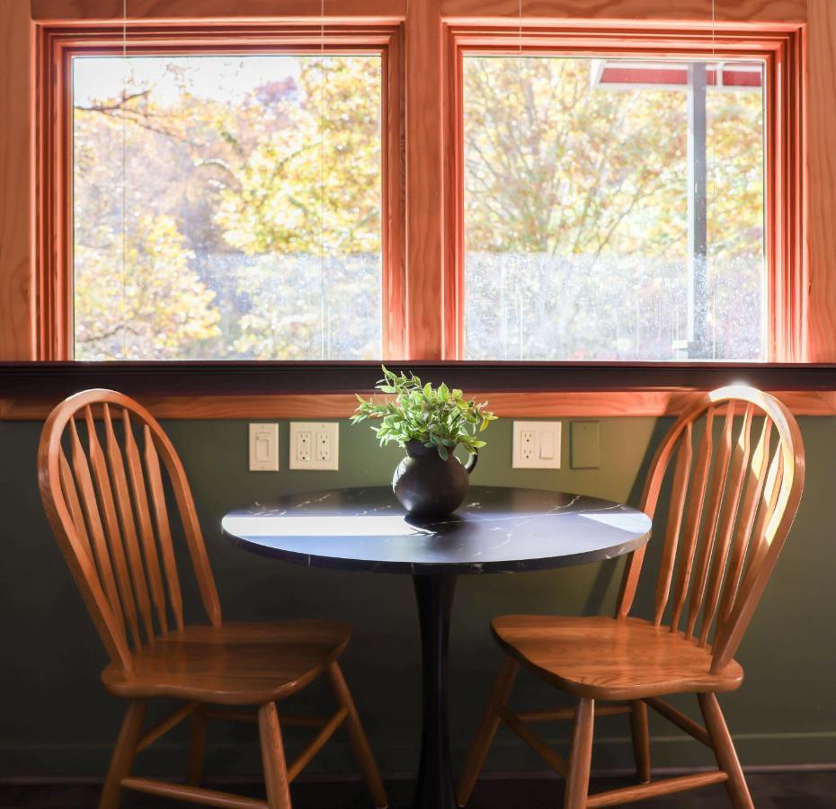 Outland Chalet & Suites Great Smoky Mountains Whittier Екстериор снимка