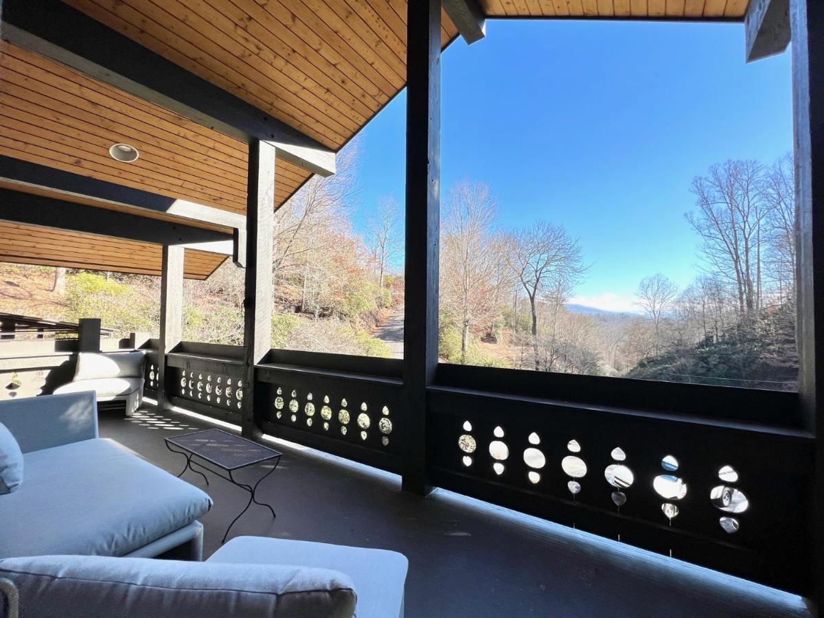Outland Chalet & Suites Great Smoky Mountains Whittier Стая снимка