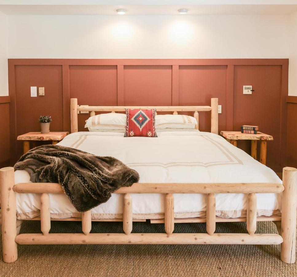 Outland Chalet & Suites Great Smoky Mountains Whittier Екстериор снимка