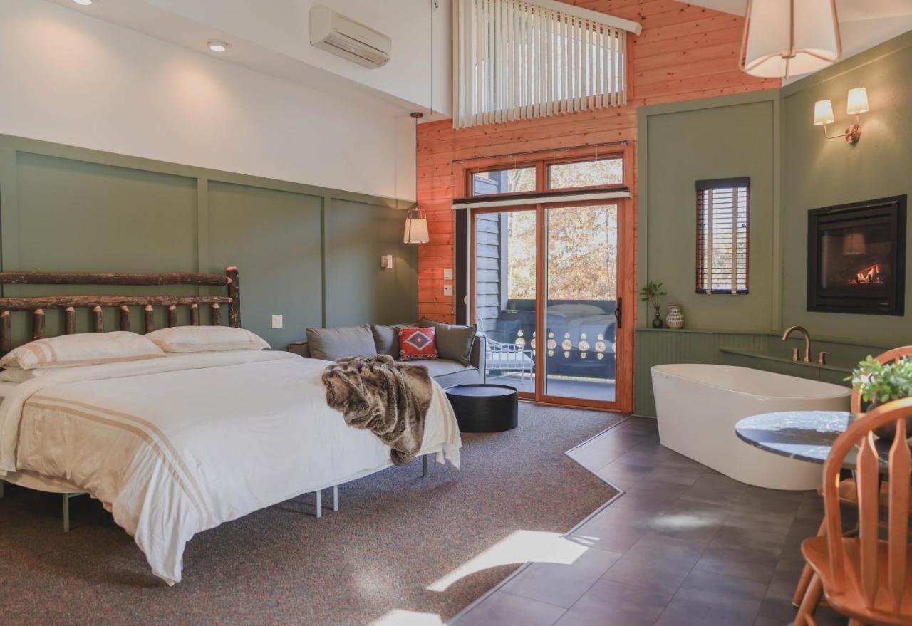 Outland Chalet & Suites Great Smoky Mountains Whittier Екстериор снимка