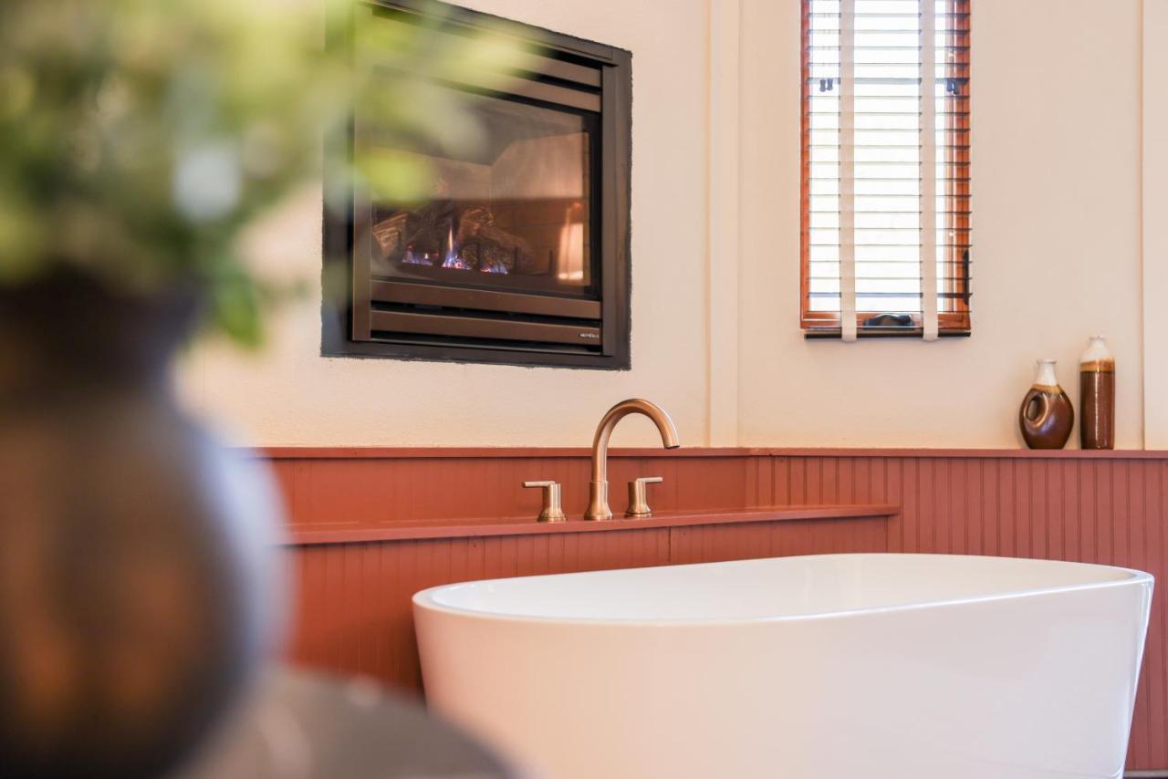 Outland Chalet & Suites Great Smoky Mountains Whittier Екстериор снимка