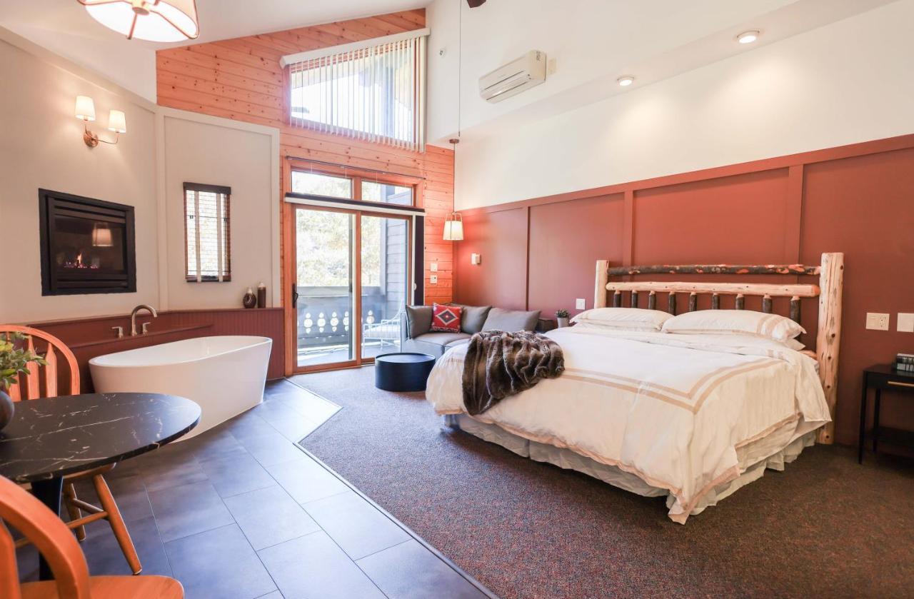 Outland Chalet & Suites Great Smoky Mountains Whittier Екстериор снимка
