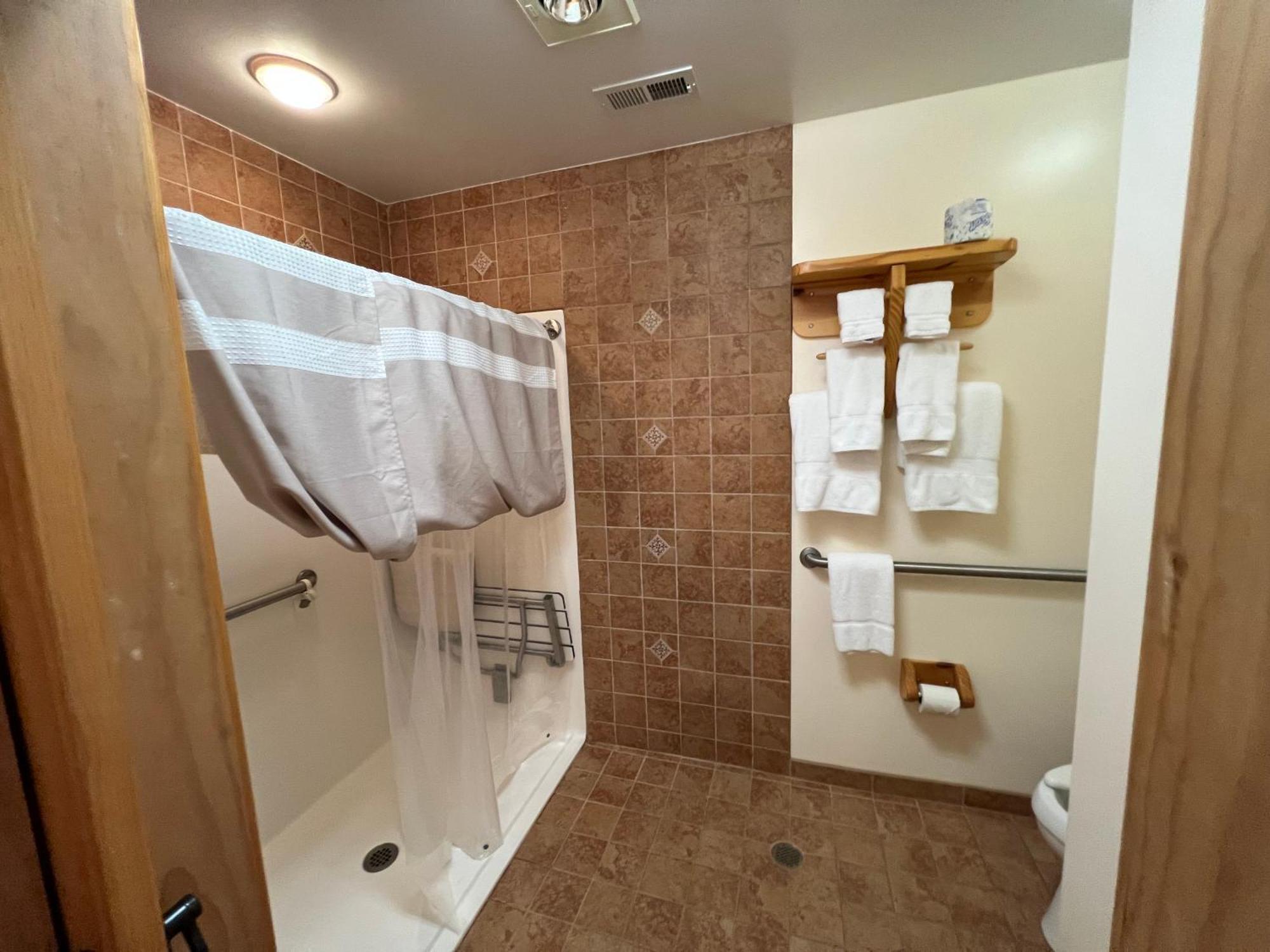 Outland Chalet & Suites Great Smoky Mountains Whittier Екстериор снимка