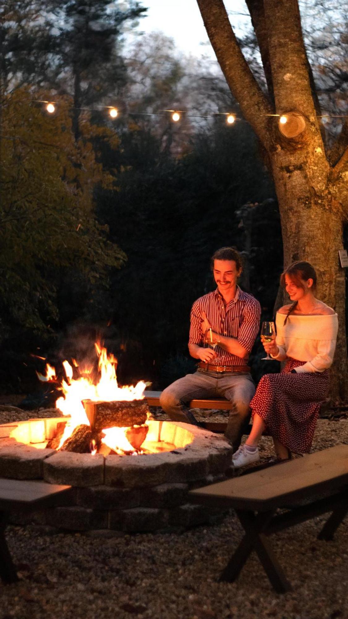 Outland Chalet & Suites Great Smoky Mountains Whittier Екстериор снимка